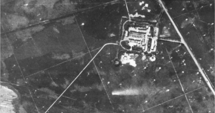 Market Garden: para's vertellen. Chayah Godschalk Visser. Luchtlandingen op de Ginkelse Heide, 1944. Bron: Collectie Gemeentearchief Ede, nr. GA23693
