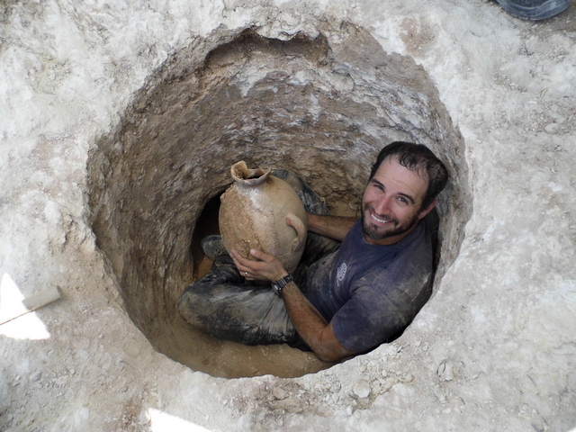 archaeology excavation Jerusalem tomb decapitated toads