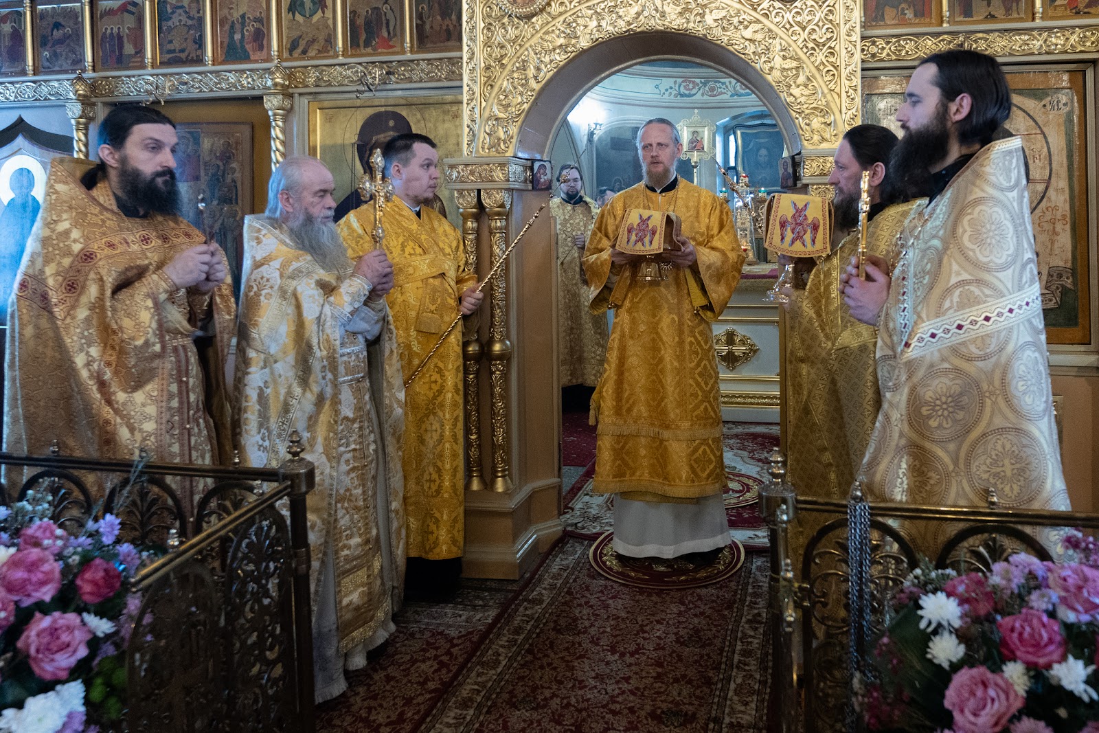 В день памяти святителя Феоктиста Новгородского епископ Феоктист совершил Литургию в Никольском монастыре