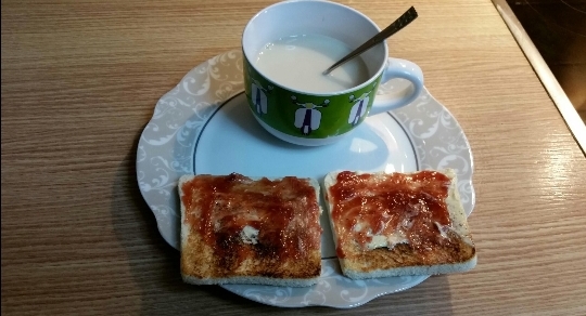 Leche+tostadas=Un buen inicio