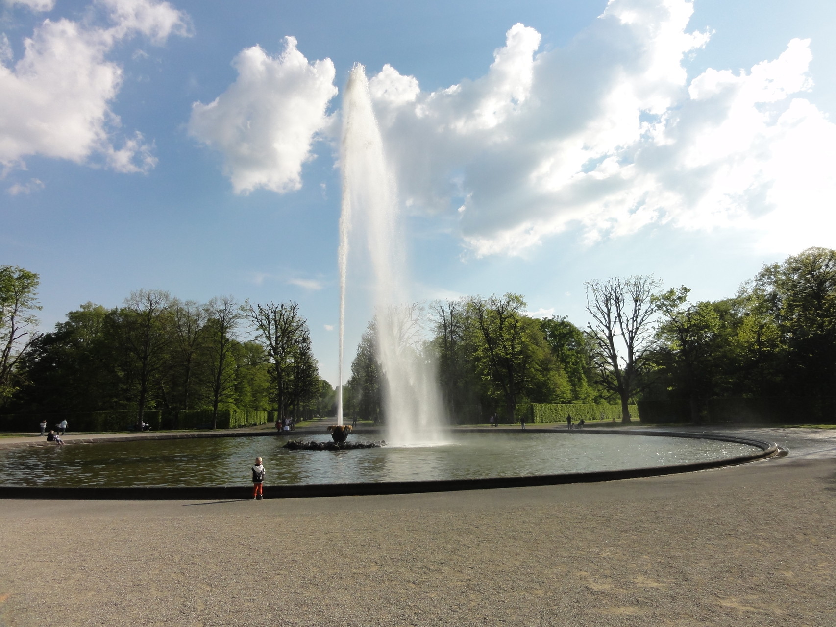 Ruhe und Staunen vor der "Großen Fontäne" Herrenhäuser Gärten