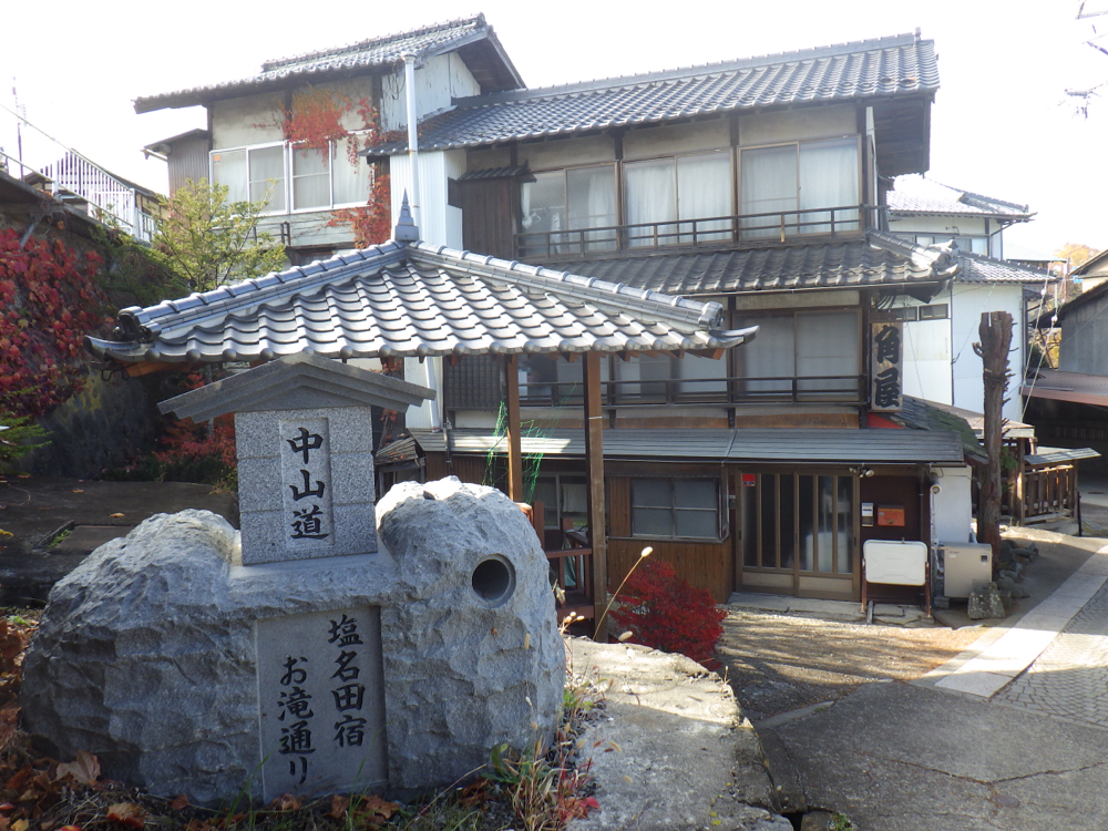 三階建て木造の宿!これは貴重!