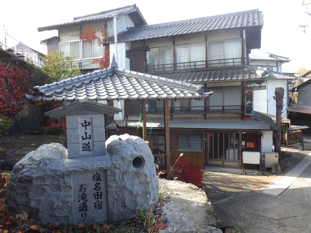 三階建て木造の宿！これは貴重！