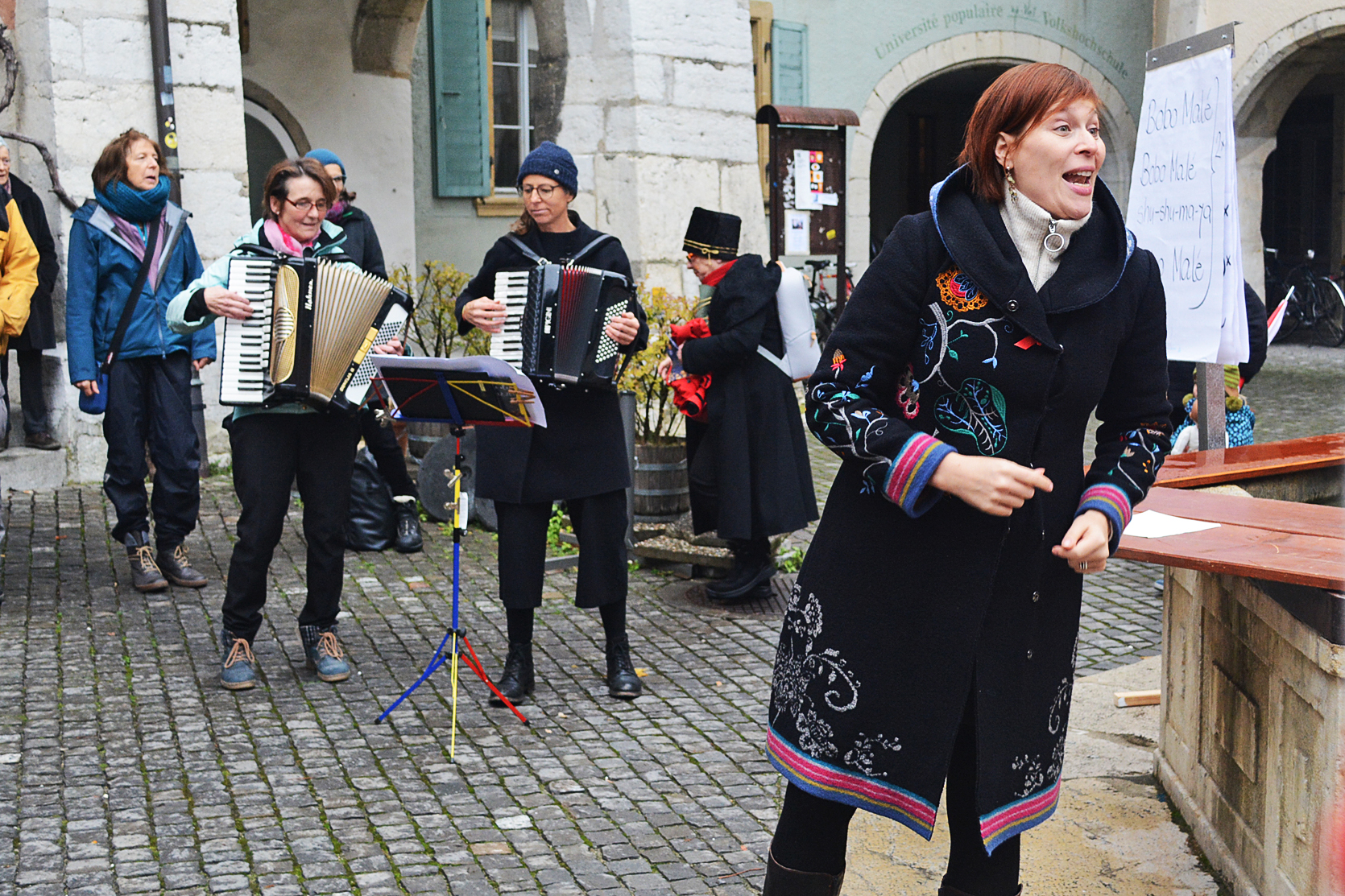 FLASH-Singen auf dem Ringplatz / Chant FLASH à la place du Ring