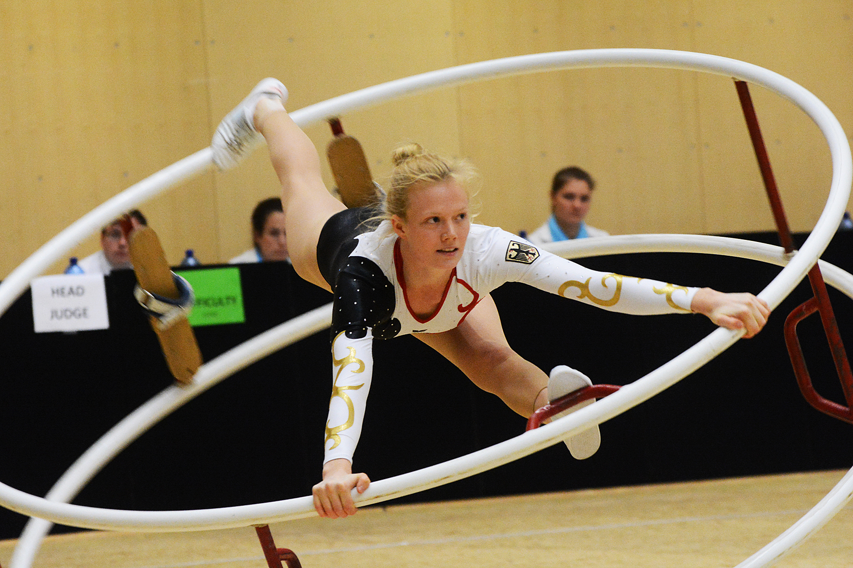 Die deutsche Rhönrad-Athletin Kira Homeyer an der 13. Rhönrad-Weltmeisterschaft 2018 in der Sport-Toto-Halle.