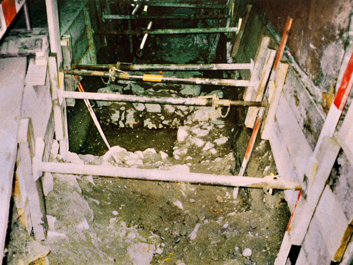 Fouilles de 1996-1997 dans le passage rue Basse et rue des Tanneurs.