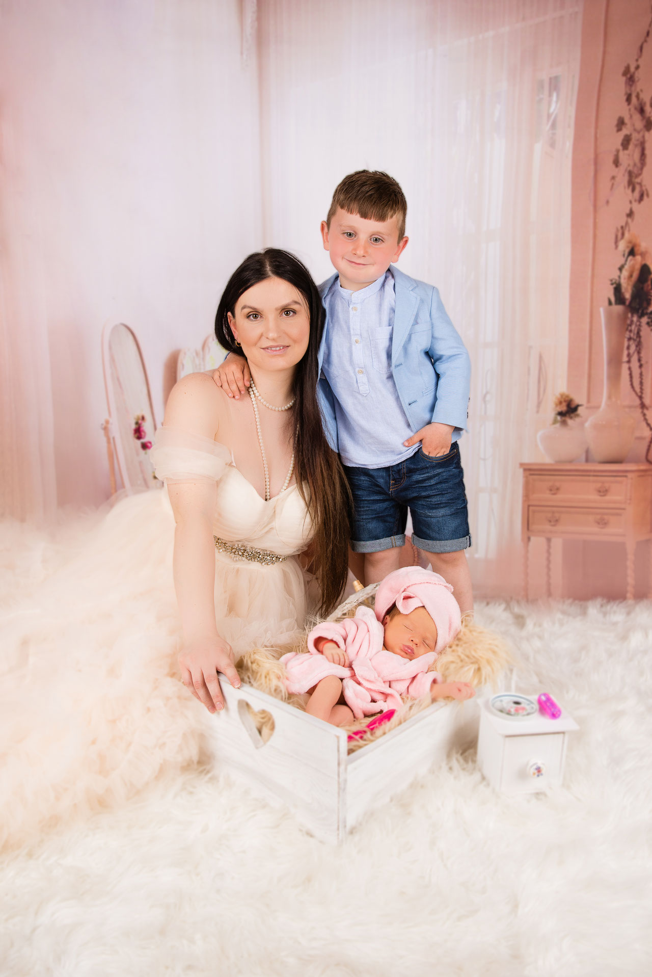 newborn shoot with little girl