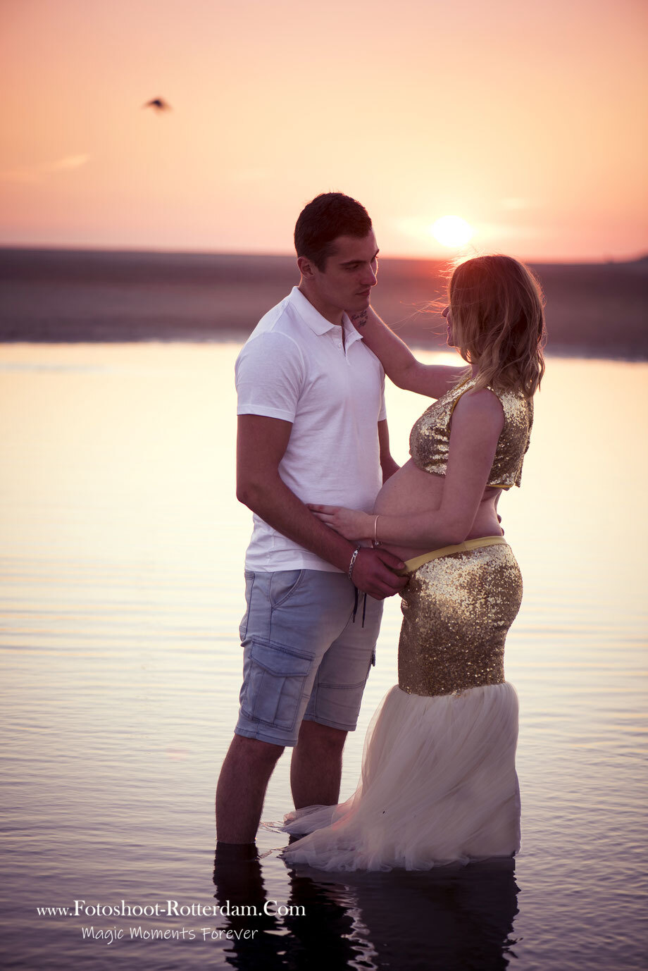 zwangerschapsshoot op strand