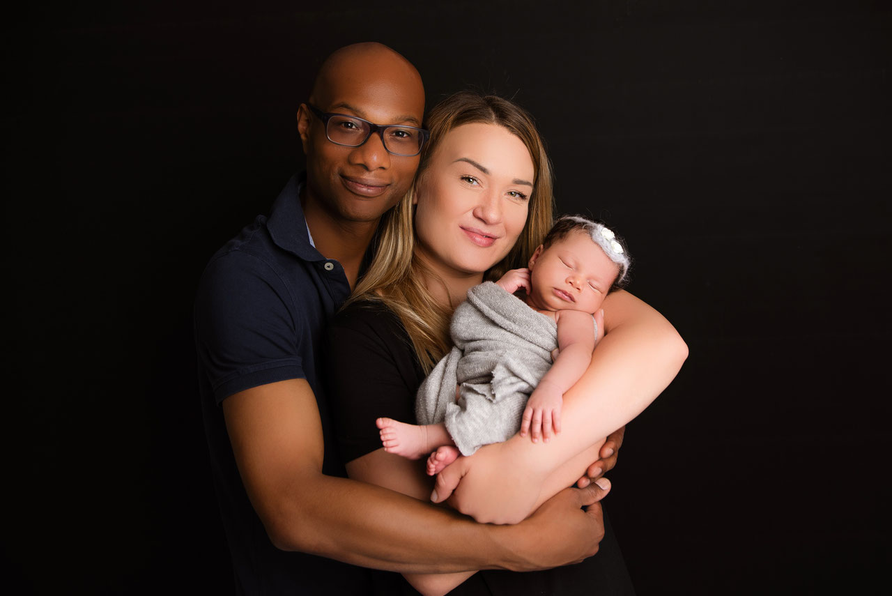 newborn shoot with whole family