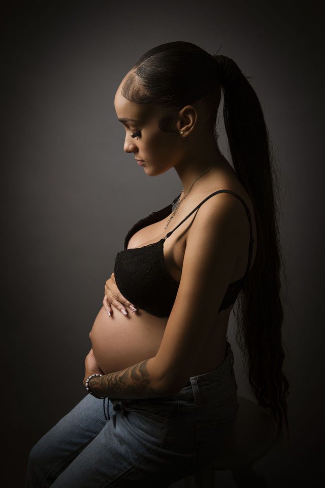 simple maternity shoot