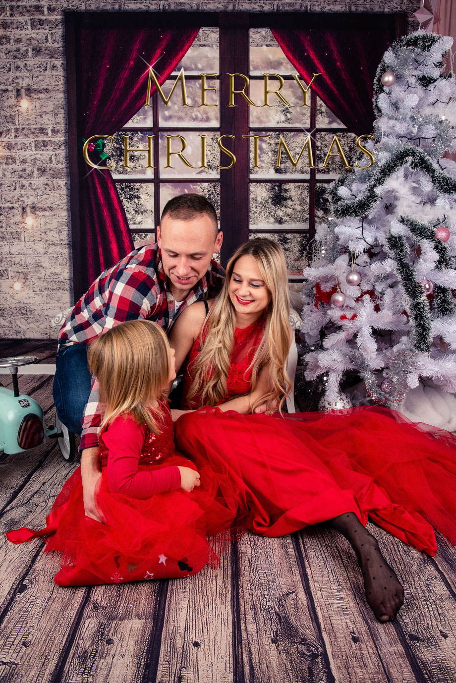 christmas photoshoot with christmas tree
