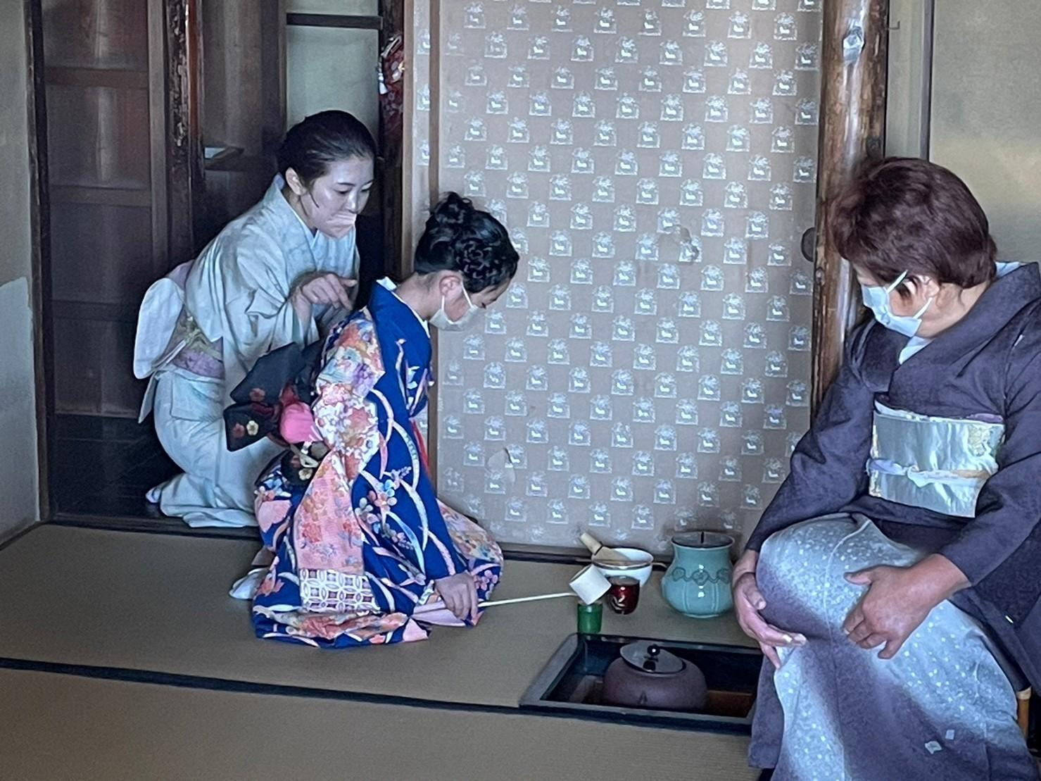 姉妹で伝える日本の伝統！こども茶道華道教室のススメ　岡崎市 習い事