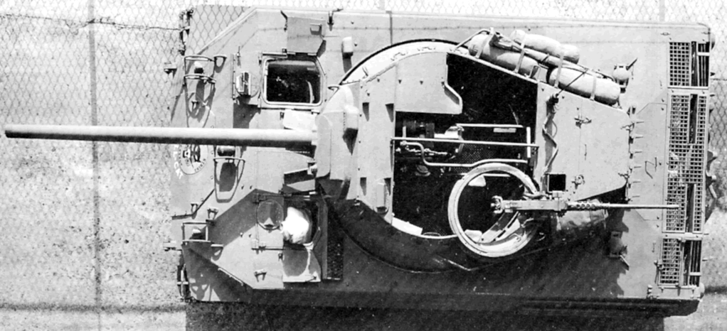 Le M18 dans sa version finale. Notez l'inscription Hellcat sur le glacis avant