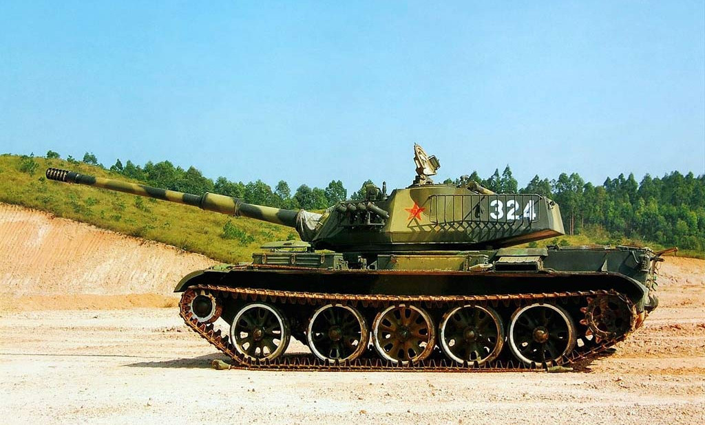 Avec la nouvelle tourelle, un canon très performant peut enfin être installé, donnant au Type 62 un bond en avant dans sa puissance de feu