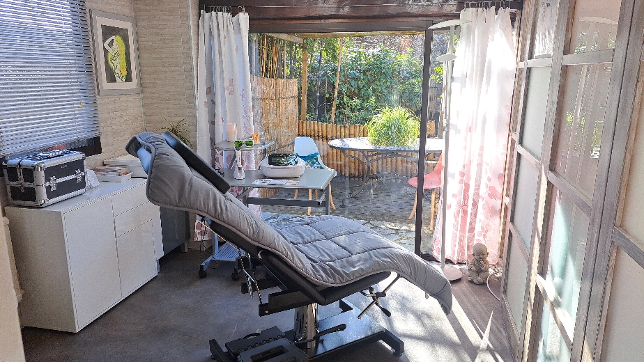 Centre Dermo Expert Beauté et Bien-Être Peau d Art et TatérapiLaser de CONTES  Quartier du Gheit  31 Allée des Pruniers  06390 Contes