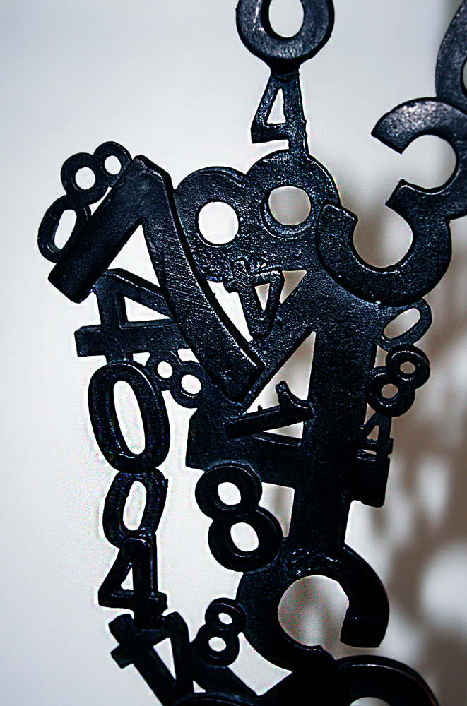 paolo-grassi-le-corbusier-tribute-bronze-sculpture-closeup-numbers