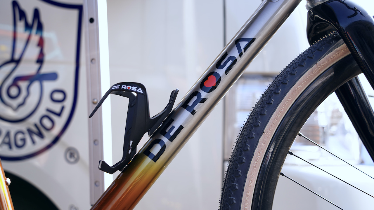 DE ROSA から最新グラベルバイクHERA（ヘラ）登場｜伝統のチタンフレーム採用