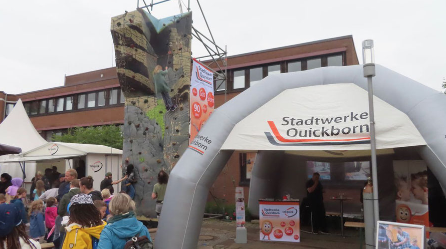Die Stadtwerke werden wieder mit ihrer Kletterwand vertreten sin
