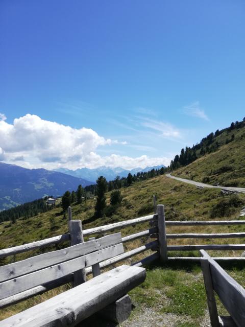 Wenn ich von ganz oben ins Tal hinunterblicke schwebt meine Seele frei. Ich atme anders. Und neue Ideen fliegen mir zu