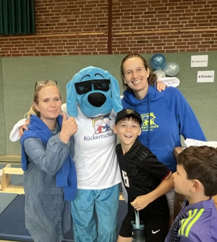 Buddy beim Sponsorenlauf für den Schulhof!