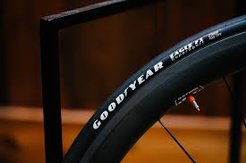 -$LLANTA GOOYEAR EAGLE F1 700X30C NEGRA PLEGABLE $1,600 MXN NP1730081
