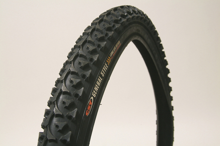 -$Llanta CST 24X2.10 negra MTB C1040N $295 MXN LLACHE1360