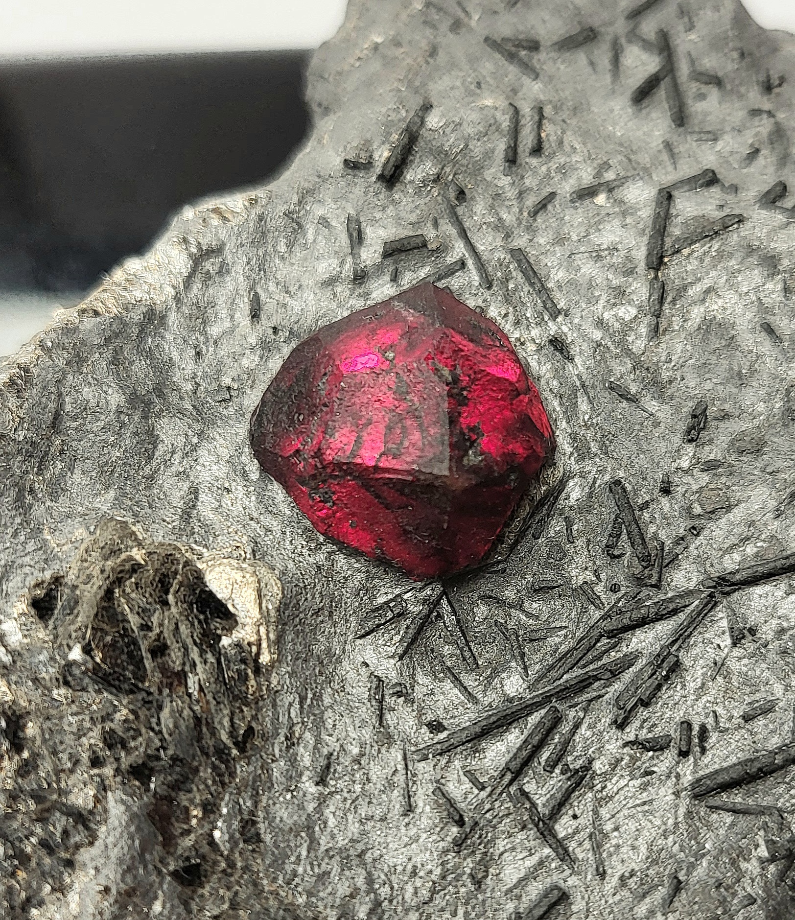 Granat - Red Embers Mine, USA