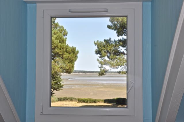 Vue mer de la salle de bain