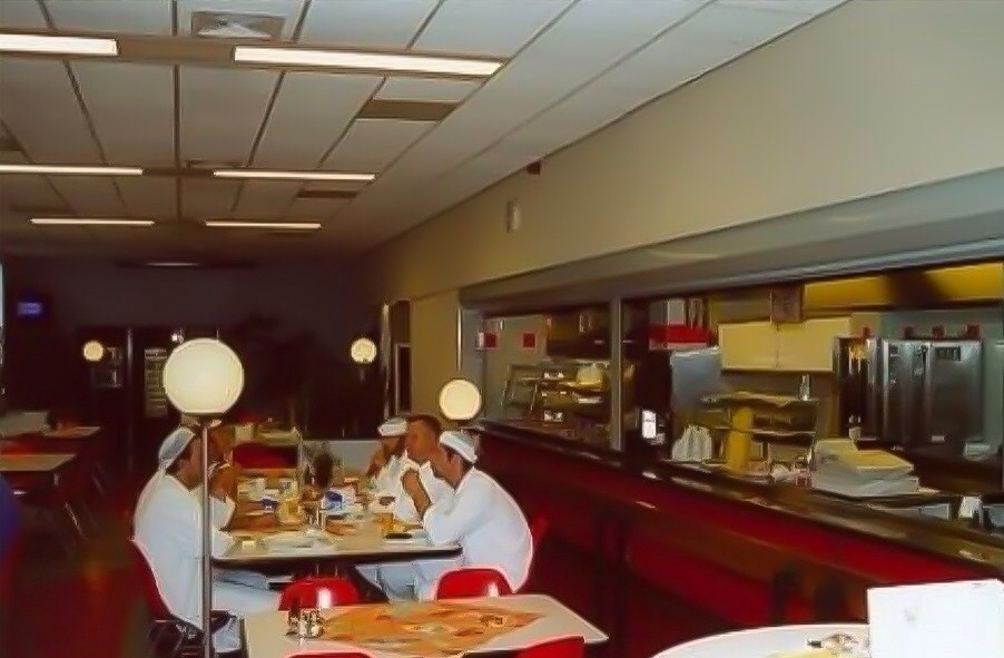 Kantine van de Calvéfabrieken aan de Wateringseweg, 2001