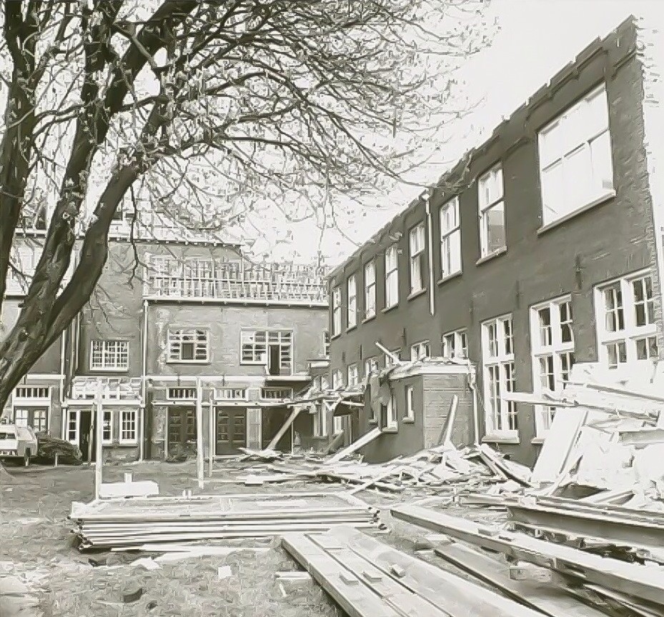 Sloop van de gebouwen van het Sint Joris Gasthuis, gezien vanaf de Geerweg.  1981