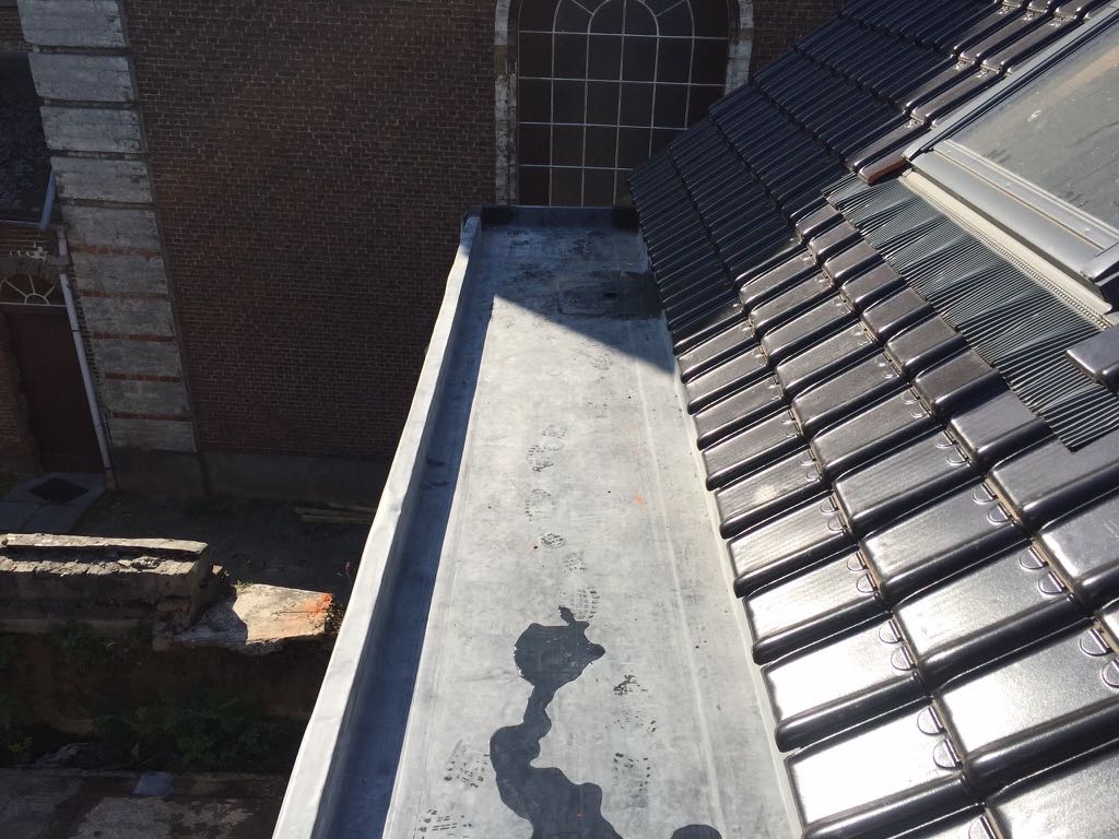 Bakgoot bekleed met EPDM 'Firestone' verlijmd systeem te Diest