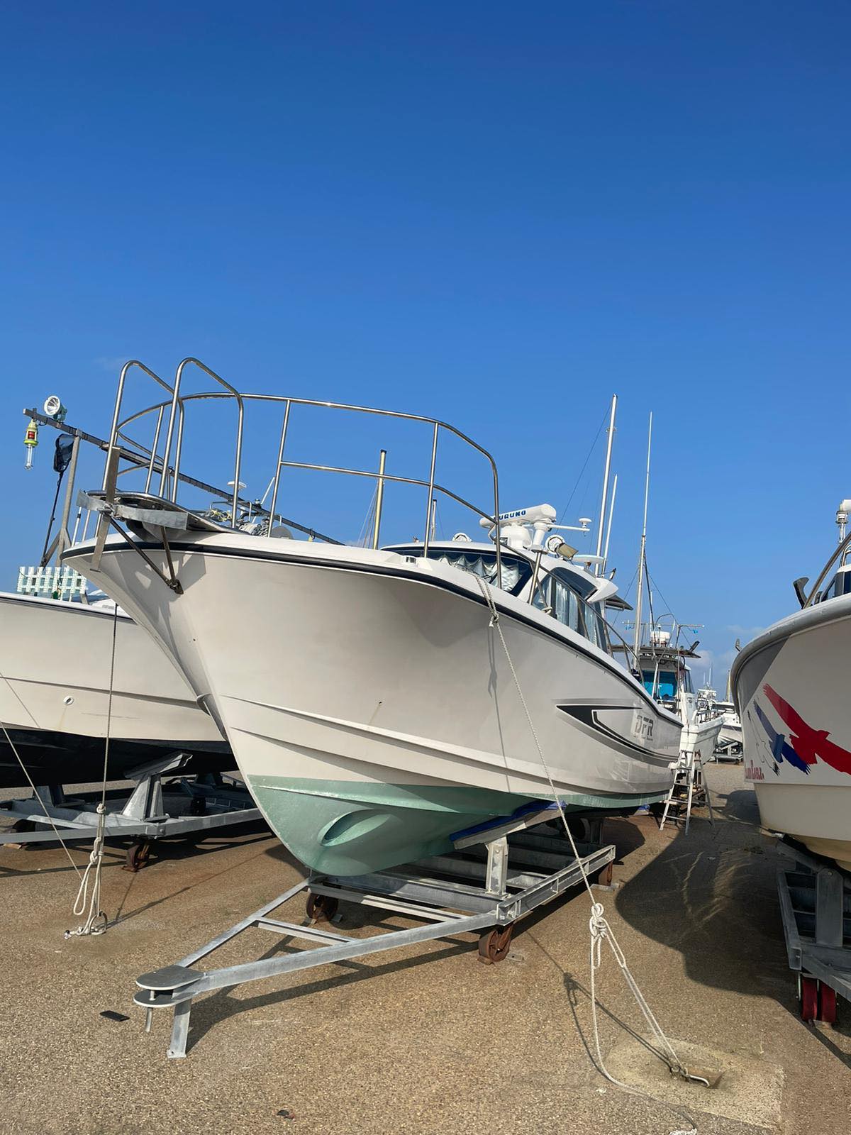 中古艇ヤマハDFR-33 エンジン ボルボ D6-435 - 新艇・中古艇・マリン