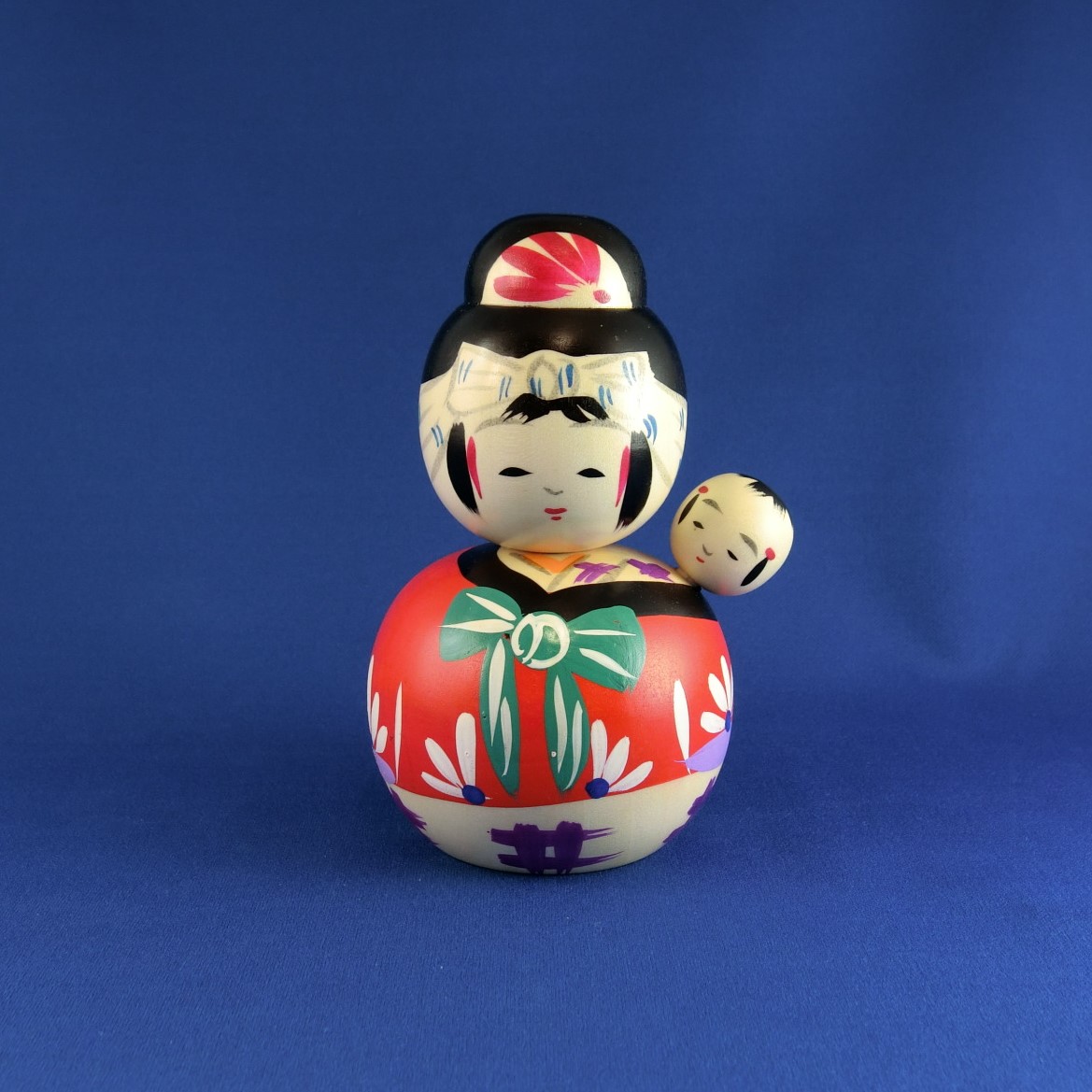 Kokeshi(こけし)- Yumi:Wir feiern eine Party Kokeshi(こけし)- Yumi:Wir feiern eine Party Kokeshi(こけし