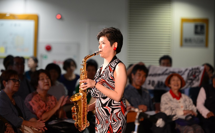 三重県四日市サックスレッスン　授業　四日市サックス教室　女性サックス講師　テナーサックスレッスン四日市市　ソプラノサックスレッスン四日市　鈴鹿サックス教室　桑名サックス教室　金曜日のサックス教室　土曜日のサックスレッスン　日曜日サックス教室　休日習い事　四日市駅前の音楽教室　四日市音楽教室　サックス発表会　ボランティアでサックス演奏　三重県遠隔サックス教室　津サックス教室　鈴鹿サックスレッスン　三重郡サックス教室　川越町サックスレッスン　名古屋遠隔レッスンサックス教室