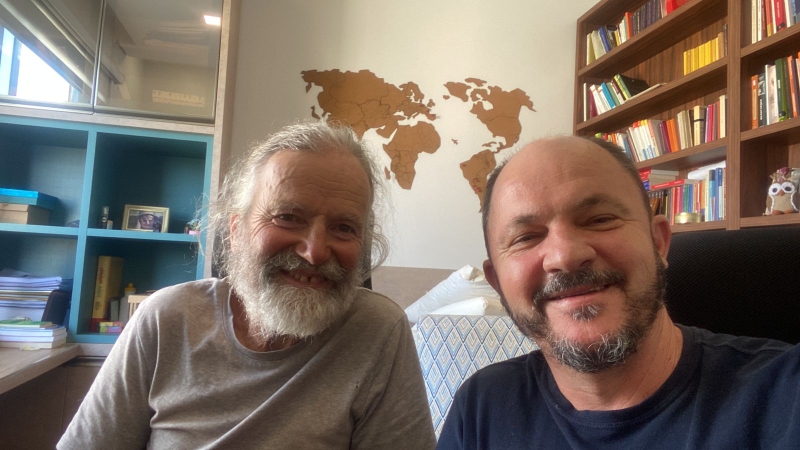 Das ist übrigens Rosalvo, der Philosophie Professor in Foz do Iguaçu