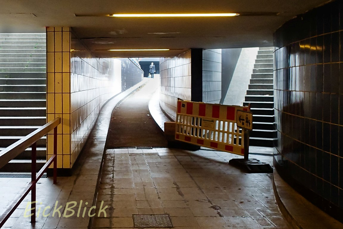 Streetart von U-Bahn Unterführung
