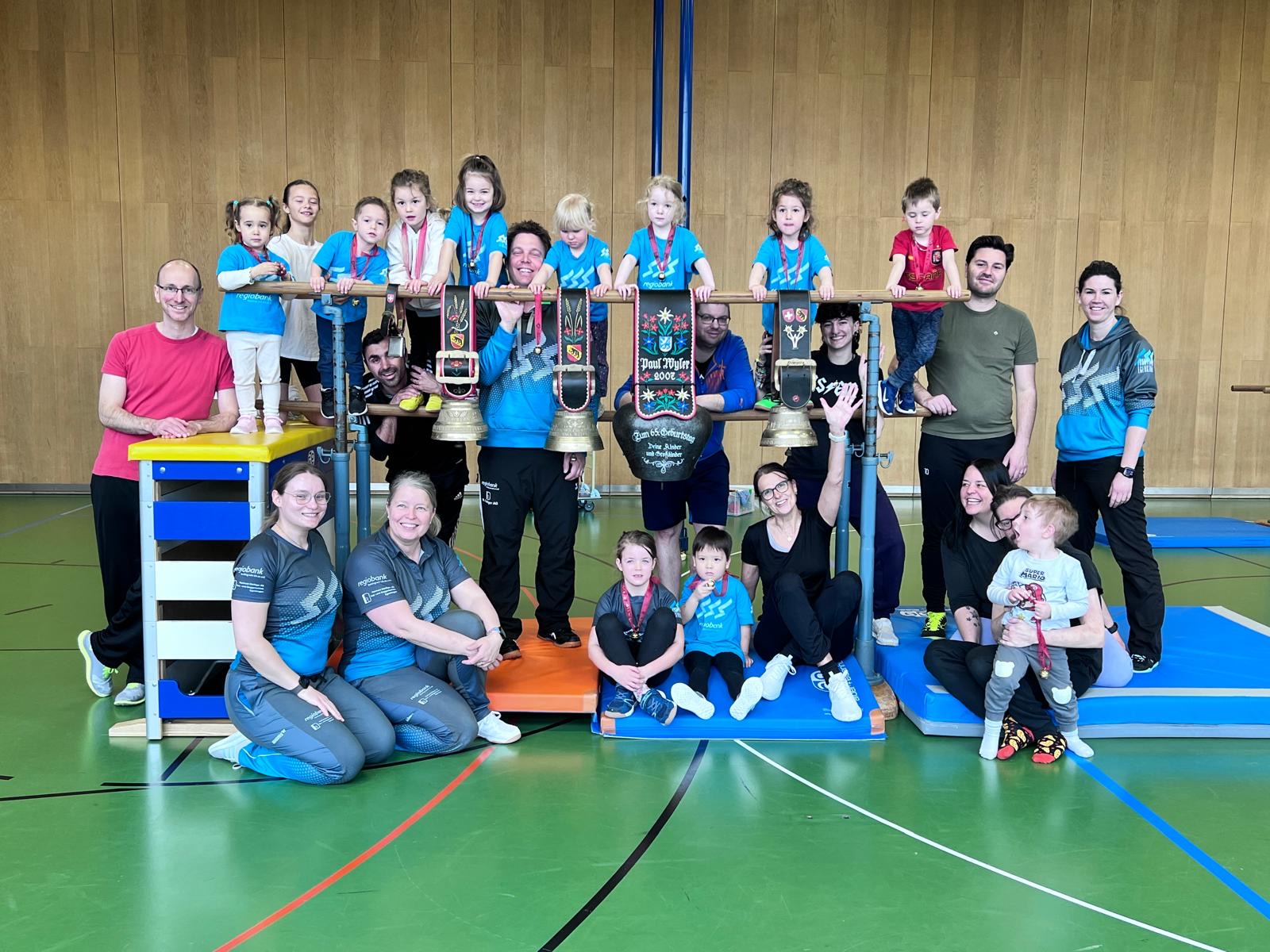 Bei Schellen Ursli zu Besuch – eine besondere MuKi-Turnstunde