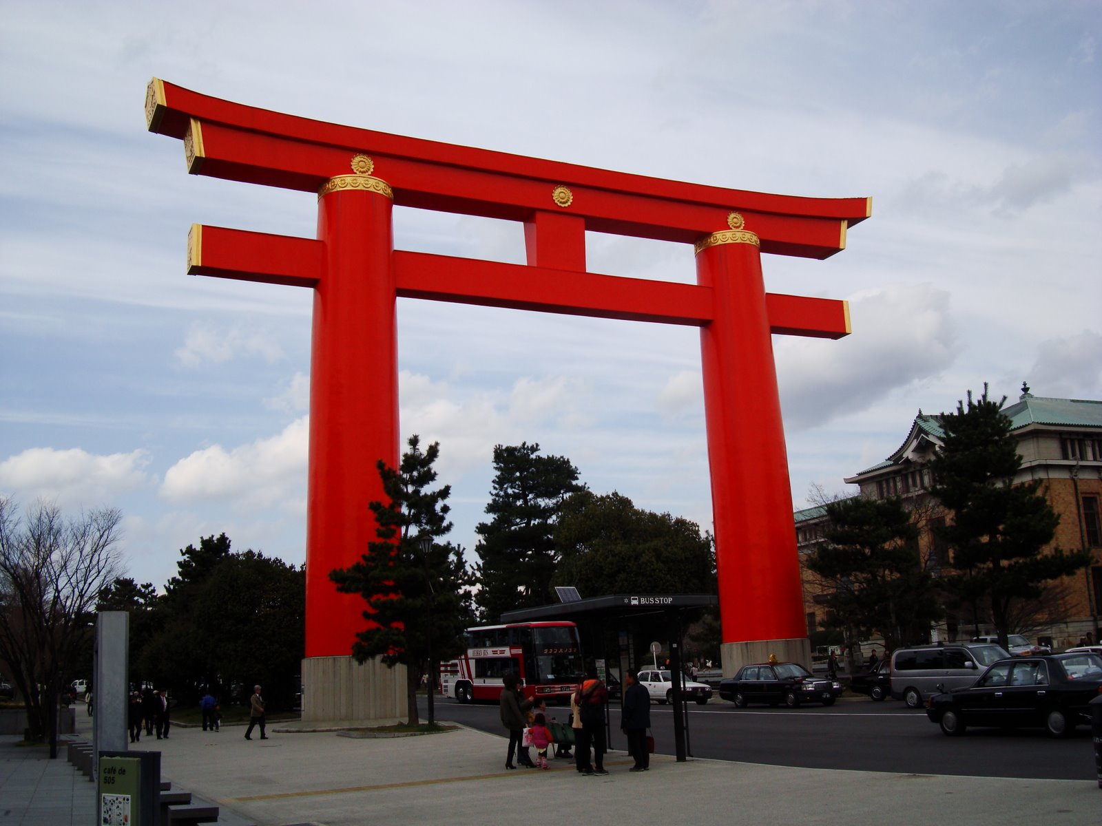 神社の神さまと交流する参拝法とは？成功している人は神さまを味方にしている