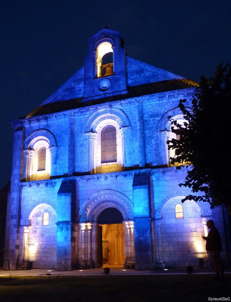 La façade de l'église
