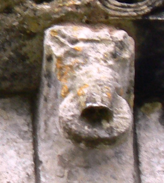 modillon de la corniche supérieure XII°S