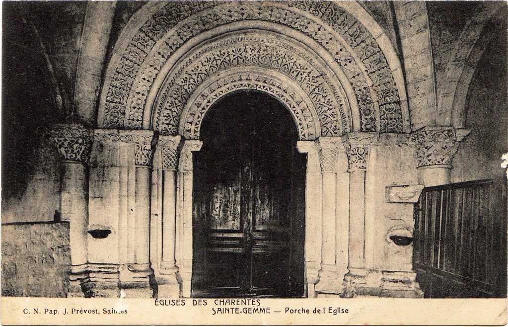 Portail intérieur de l’église vers 1900