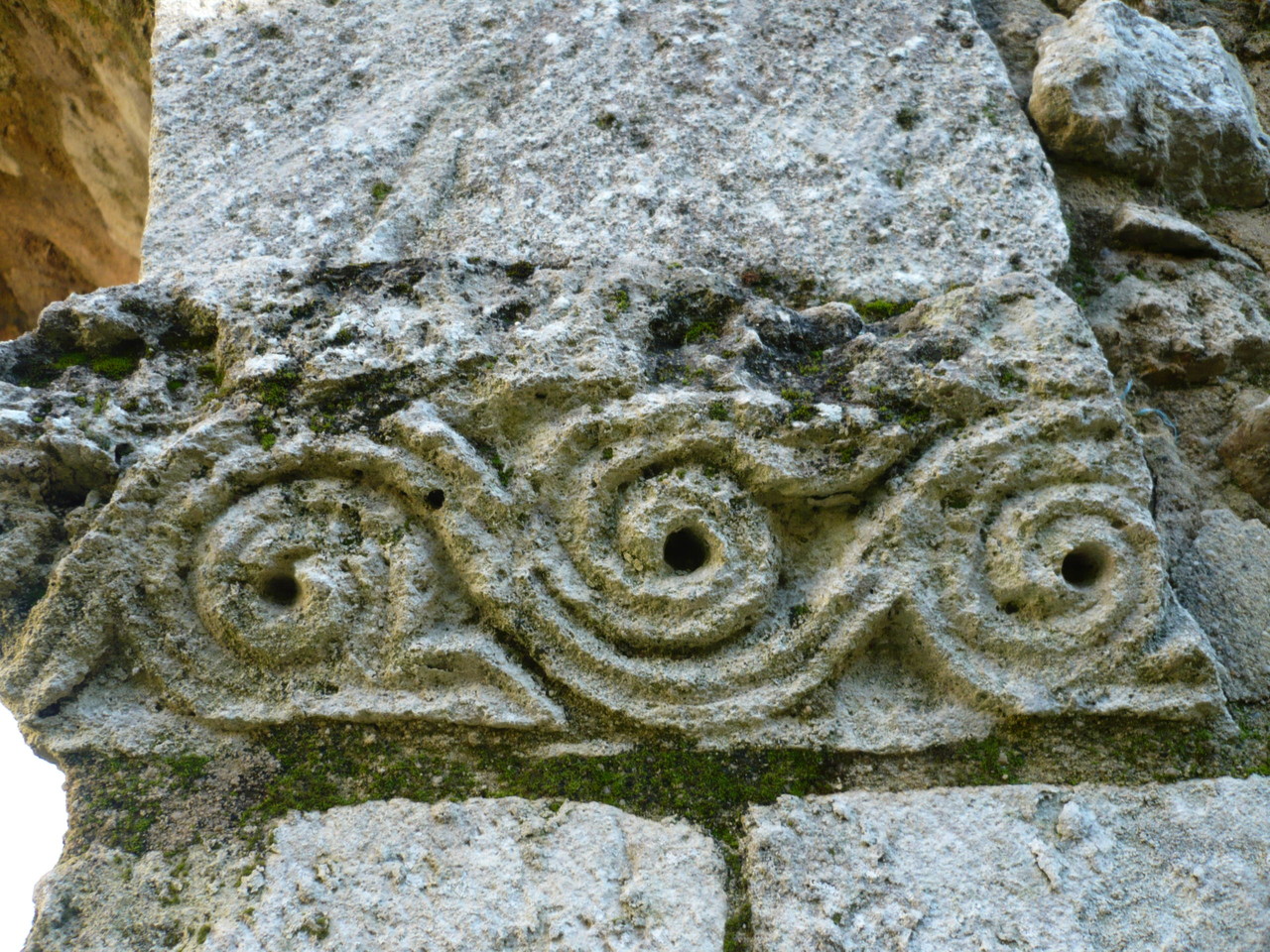 Décor galerie Est du cloître XII°S