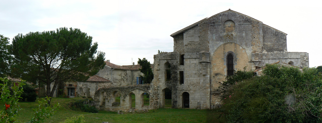 vue d'ensemble du transept et de la salle capitulaire
