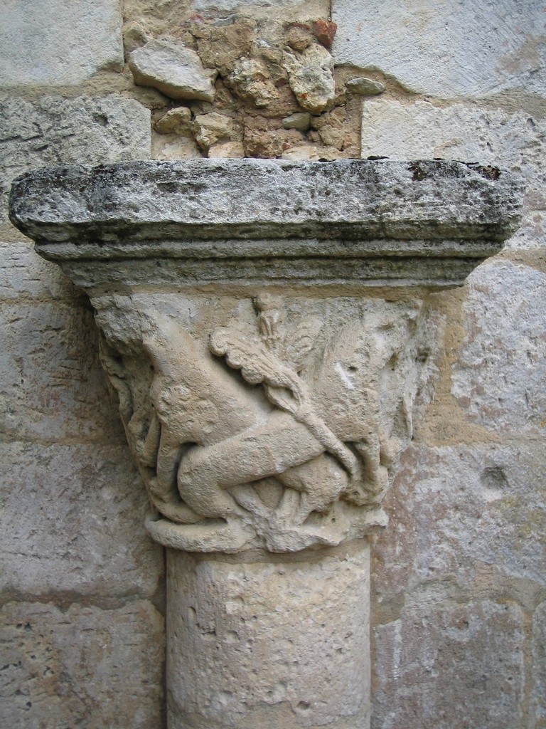 Chapiteau aux lions galerie Nord du cloître XII°S