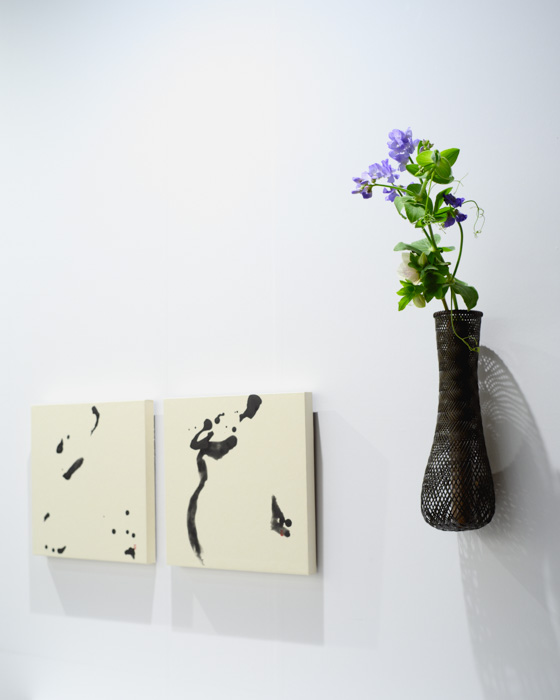 花籠と茶杓をアートフェア東京に搬入、設営しました。3/7より展示がはじまります。