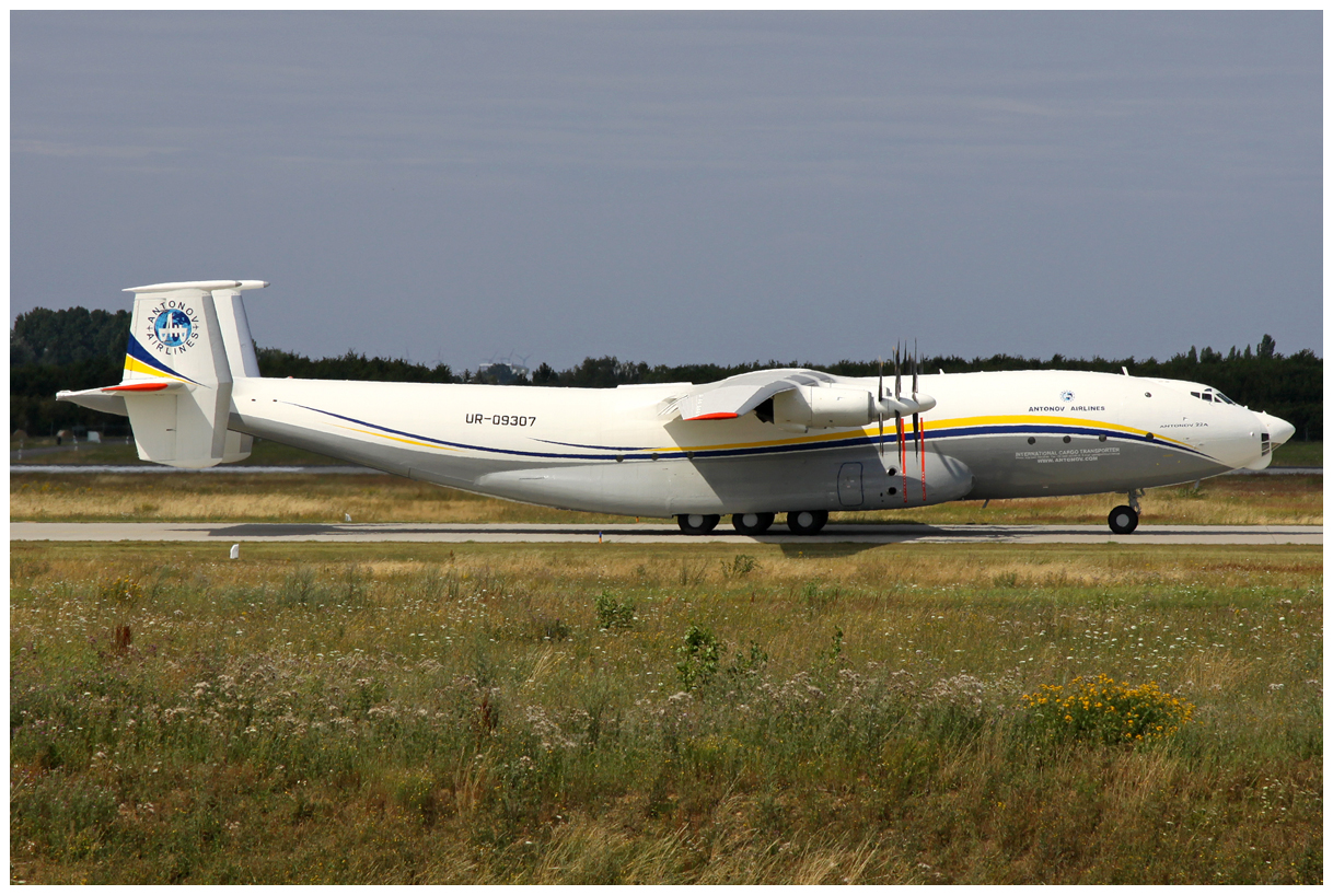 Antonov Airlines / Antonov An-22 Antei / UR-09307 / 16.07.2016 / © Martin Hackl