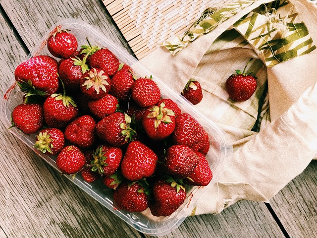 "Man hat mir Erdbeeren versprochen...!"