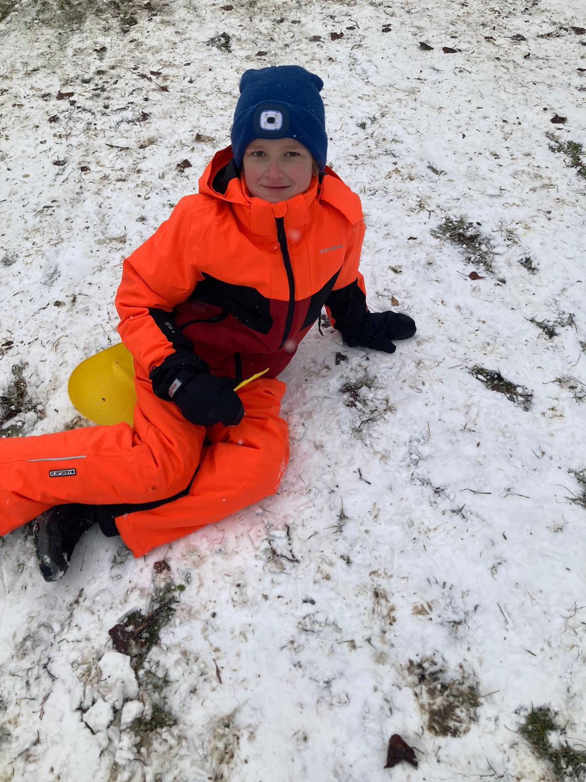 Endlich Schnee im Schulgarten