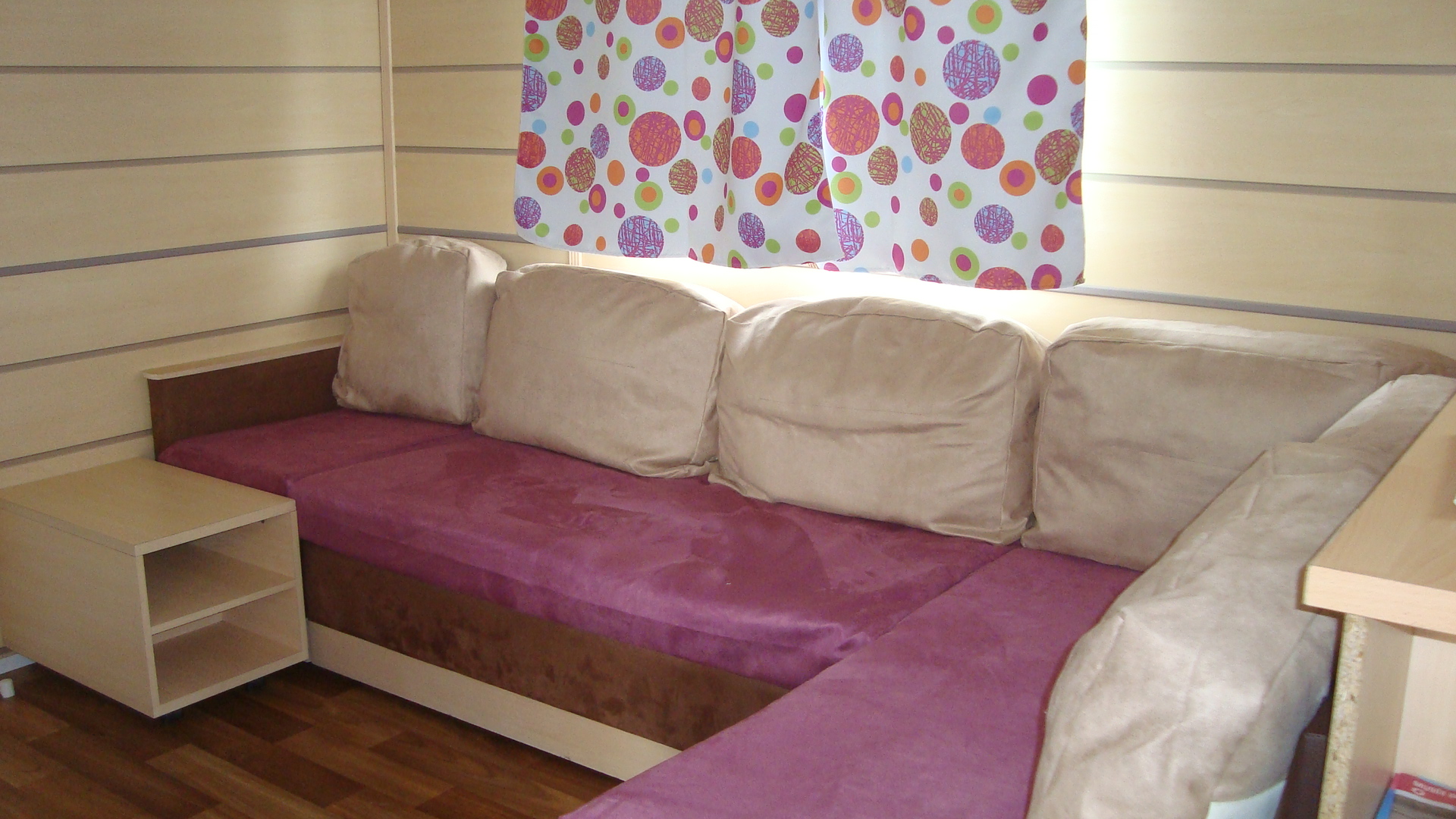 Salon avec canapé d'angle MH 106