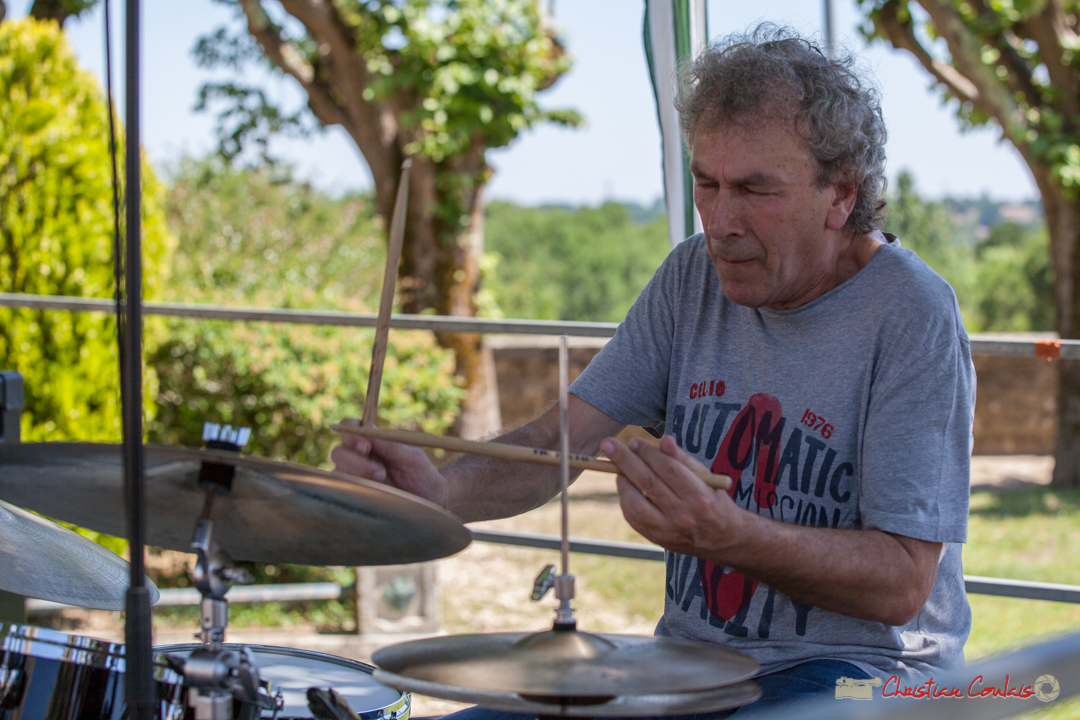 Solo de Christian Ton Ton Salut, batteur; Soul Jazz Rebels. Festival JAZZ360, 10 juin 2017, Camblanes-et-Meynac 